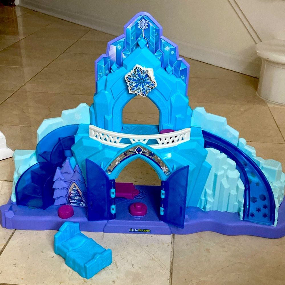 Fisher price Frozen castle